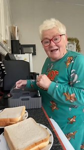 212K views · 2.4K reactions | How do you like yours? tasty bacon butty throw back #bacon #fyp | 퓡퓮퓬퓲퓹퓮퓼 퓑픂 퓝퓪퓷퓷퓪 퓑퓮퓪 | Facebook