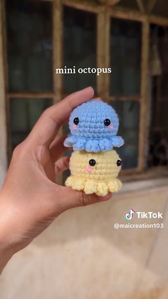 Crochet mini octopus. yt: crochet with mai 👌 #crochetideas #amigurumi #micaloopsy #fypp #minioctopus #keychain #crochet