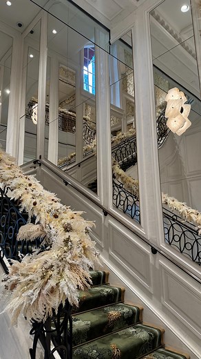 kaeli mae ragains on Instagram: "soooo so excited for all the holiday vibes🥹🎅🏻✨🦌🌨️🎄 the packing cubes, most travel things, & the pink suitcase are all under the “travel essentials” list on my amazon🤍"