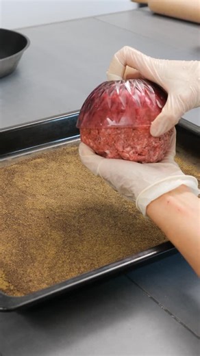 5-Minute Crafts Decor on Instagram: "Make burgers that taste restaurant-level 🍔🏆 #burgerrecipe #foodietips #homecooking"