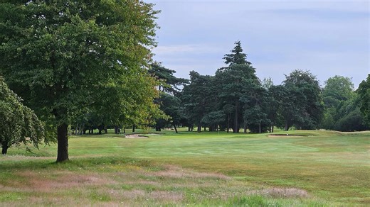 Golf course linked with James Bond film slashed in half after EFL club takeover