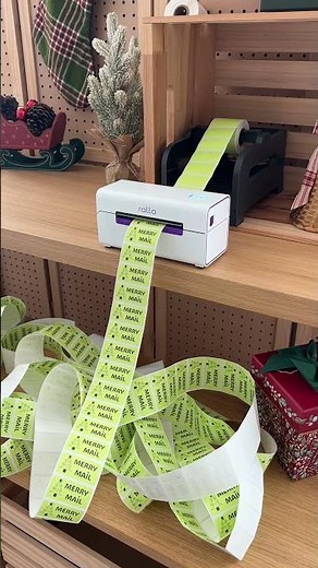 DIY holiday stickers with the Rollo printer #labelprinter #stickerprinter #stickers #holidaydiy