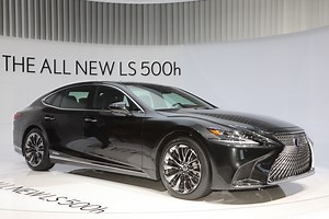 2018 Lexus LS 500h First Look Review