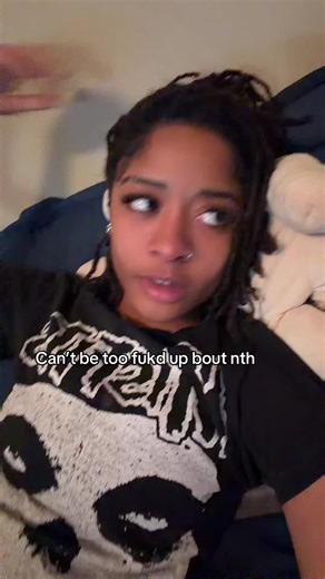 Uhm.. (@user275698257)’s videos with original sound - pineapplesmoothieinthedark.