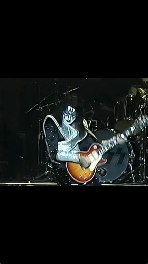 Rest In Peace Ace Frehley 🙏 Incredible Ace Frehley Guitar Solo 🎸 “ You know your man is workin' hard … He's worth a deuce “ 😎 #KISS #Deuce 🔥 Follow : Ben Escobedo 👊 | Ben Escobedo
