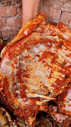 ¡BARBACOA DE BORREGO ESTILO VALLES CENTRALES DE OAXACA! La pura chuladaaa… Una verdadera joya de nuestra comida oaxaqueña, disfruta con nosotros de la mejor barbacoa blanca y enchilada. #YaEstasAvisado #ParaQueVayanYDigan | Las Barbacoas de México