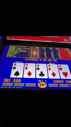 Natural Four of a Kind pays HUGE in DEUCES WILD Double Double Bonus Poker! #casino #videopoker