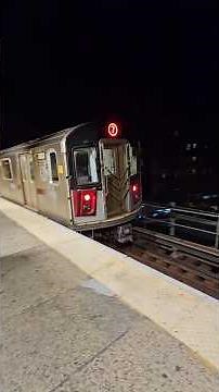 Nighttime 7 trains! #train #nycta #subwaytrain #doorbellsound #subway #doorchime