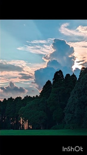 2026年8月14日 青い空に湧き上がる入道雲、赤く染まった夕焼け空の入道雲、とある夏の日の絶景