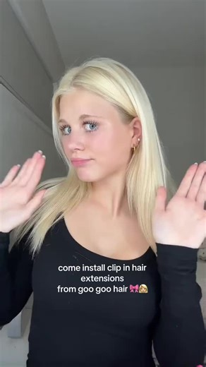 Staying icy. ❄️22 inches of pure platinum perfection. our #60A seamless clip-ins give you that high-end salon finish in minutes. 150g of volume, zero visible tracks. it’s giving expensive. 🥂@georgiastapletonn 🎀wearing：22'' #60A seamless clip-ins (150g) #googoohair #icyblonde #platinumhair #seamlessclipins #hairgoals #blondeambition #itgirl