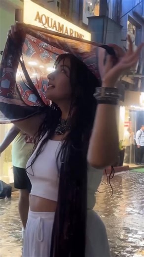 Neeraj Walia on Instagram: "Ese hoti h machines train. #coding #programming #machinelearning #ml #python #supervised #model #train #data #ai"