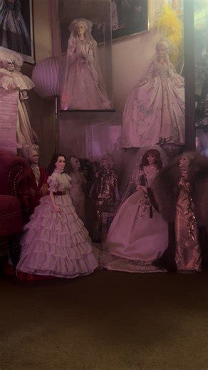 Exploring the Collection of Vintage Dolls