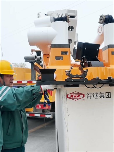 机器人“上岗”！首次在克州成功应用 #机器人 #科技赋能 #电网 #人工智能