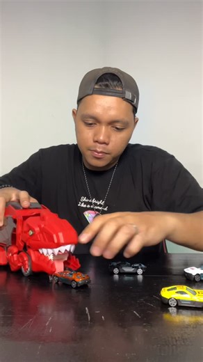 @akbarmohamed_ on Instagram: "Link pembelian di bio no 7. Mainan mobilan dinosaurus yang bisa makan mobil mini #mobilandino #dinosaurus #dinoanak"