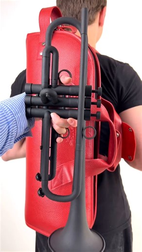Red Flotar Trumpet Single Gig Bag by @mglw_official, featuring a Black Yamaha YTR-8310Z «Bobby Shew» Trumpet customized by @kgumusic. The Yamaha YTR-8310Z trumpet, famed for its jazz performance, is elevated by KGUmusic’s customization, while its accompanying bag marries attractive design with practicality. This fusion creates a sophisticated, functional offering for the discerning musician, blending performance excellence with stylish utility. . . . . . . . . . . . . #trumpet #trumpetlife #trum