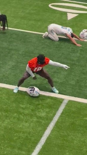 Tyreek Hill turning up in the 🍊 jersey ‼️🐆 #FinsUp | Miami Dolphins Zone