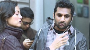 Samsung Mocks iPhone Fans in New Galaxy S II Ad