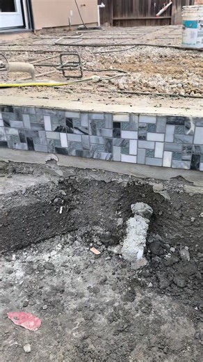 Just wrapped up this newly constructed pool & spa combo right here in Bakersfield, California 💦🔥 Clean lines, relaxing vibes, and built for unforgettable backyard moments. 👇 Tell us what you think in the comments! 👍 Like & share with someone dreaming of a backyard upgrade 📲 Contact Danny at 661-662-9004 for a free estimate #BakersfieldPools #PoolAndSpa #BackyardGoals #CaliforniaPools #CustomPools | Leon Daniel Verdugo
