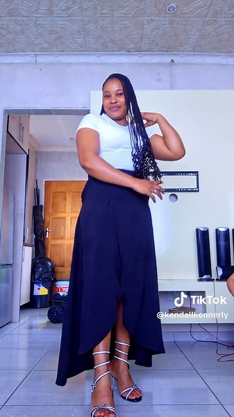 RONEWA (@kendallkennerly)’s videos with original sound - Pleasure tsa Manyalo