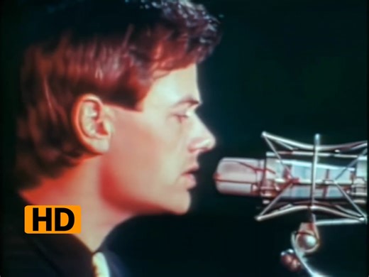 Kraftwerk - Radioactivity 1975