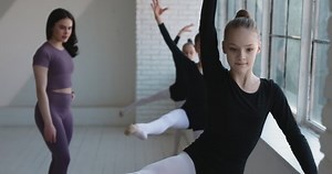 Group Teen Girls Practicing Various Dance Stock Footage Video (100% Royalty-free) 1068530741 | Shutterstock
