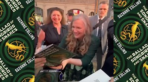7.3K views · 278 reactions | "I love you guys. It's so nice to see my readers!" Nothing warms my heart like seeing Suzanne Collins connecting with the fans who adore her stories as much as we do! ✨ Watching her sign books and share moments with readers at the LA premiere of The Ballad of Songbirds and Snakes is pure magic. 凉 Thank you, Suzanne, for bringing Panem to life! #hungergames #balladofsongbirdsandsnakes #suzannecollins : reapingsunsets IG | Panem Propaganda | Facebook