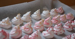 Itt van a legfinomabb habcsók receptje! Nézd meg videón, milyen egyszerűen készítheted el