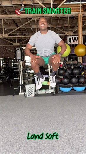 Day 18: Tuck Jump Squat #squatober #squat #squatchallenge #squatoberchallenge