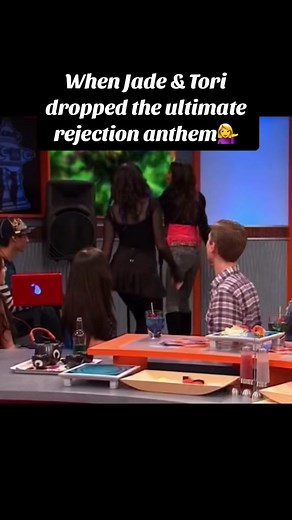 Still is and always will be a bop🤷‍♀️ (🎥 @🎧 ) #fyp #childhoodmemories #nostalgia #nostalgic #victorious #2000skids #90skids #arianagrande #tvclips