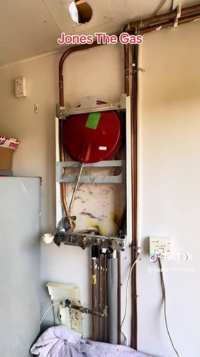 Boiler replacement #vaillant #eph #combi #boiler #efficient @condensatepro @eph_controls @stickersandthat @macdonaldplgsupplies @gasengineersoftwareltd #jonesthegas