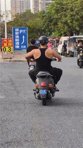 Mastering Urban Scooter Riding: Traffic Rules Edition