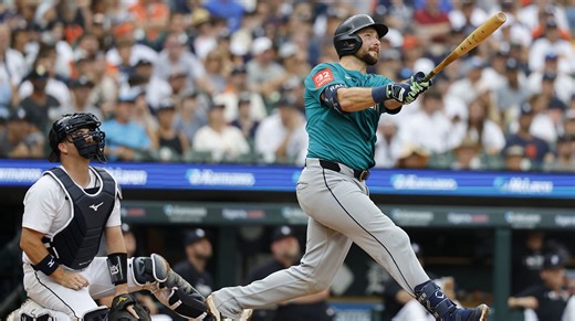 Mariners fan goes viral for catching Cal Raleigh's 61st HR in 'Dump Here' shirt
