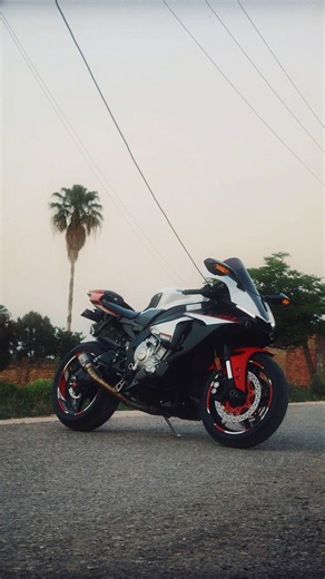 Vector Helmet on Instagram: "Check out the ultimate protection with the Vector Helmet VT-254! 🚨 Designed for bikers who value both safety and style, this helmet offers top-notch protection while ensuring you look sharp on the road. 💥 ✔️ Aerodynamic design for superior airflow ✔️ Lightweight yet sturdy for long rides ✔️ Comfortable padding for a snug fit ✔️ Stylish look to complement your bike gear Whether you're cruising around town or hitting the open road, trust Vector Helmet VT-254 to keep 