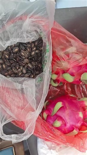 到家闺女都给伪娘买这么多好吃的，伪娘我再苦再累有懂事孝顺的孩子值了，，，，