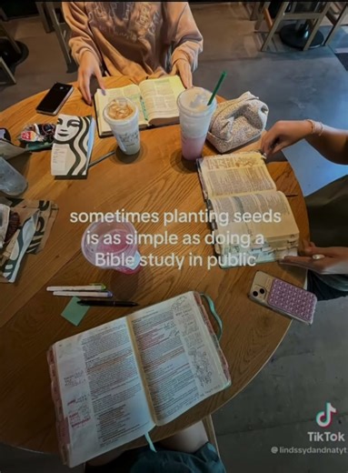 i love when people ask me questions about what i’m doing ! #fyp #totallynothelen #tiktokrepost