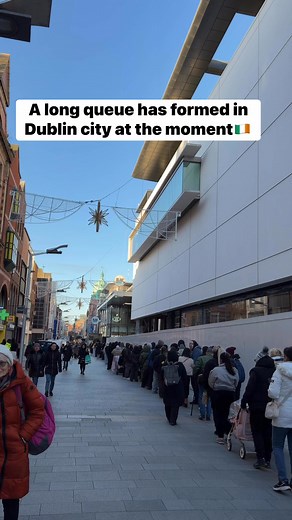A long queue has formed in Dublin city at the moment🇮🇪 #ireland #dublincity #fblifestyle #irish #queue | Hashel Thilanka