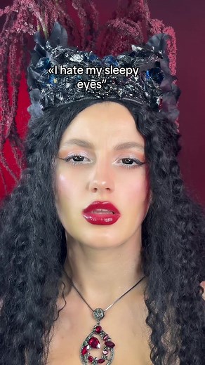 How to Achieve Beautiful Sleepy Eyes like Billie Eilish