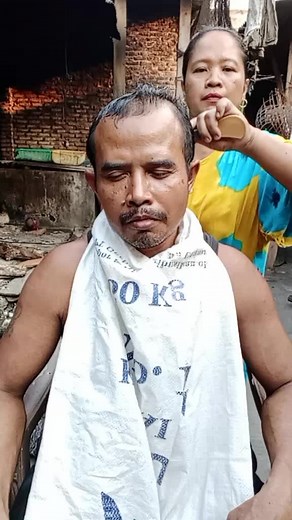 How to Wash Your Hair Outdoors: Step-by-Step Guide