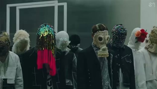 At the end of the day theres only one kpop group that couldve made simon says