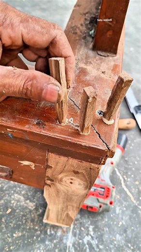 202K views · 358 reactions | Craftsman's Secret: Completely Disappear Screw Holes in Wood! (Must Try!) what method do you use...try commenting below tutuplubangsekrup #woodworking #diy #tipsntrick | Seto Waliadi | Facebook