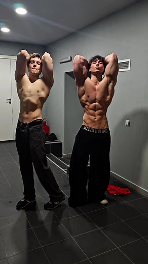 @fft #gymmotivation #bodybuilding #andreysmaev #smaev #physics #gym #physique #gymtok #aesthetic #davidlaid