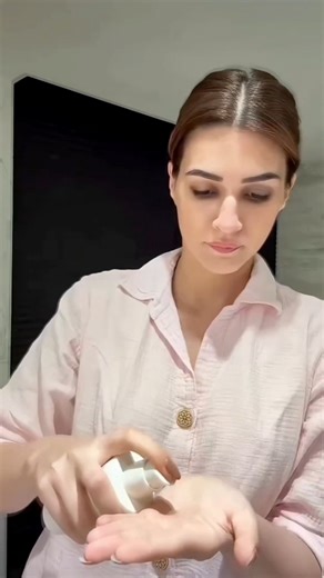 Hamari Celebrities Ki Skin Hamesha Glowing, Pimple-Free & Spotless Kyun Hoti Hai? #skincare #youtube