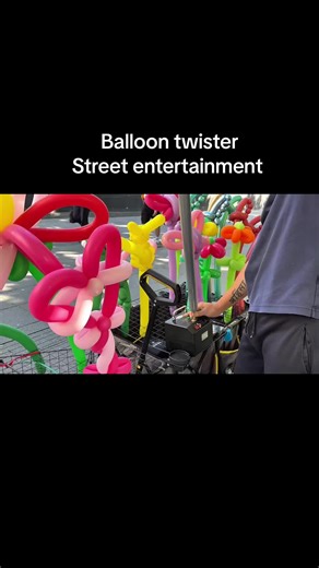 #balloon twister #Street entertainment #artist