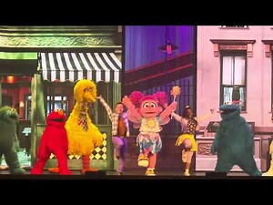 Elmo’s got the moves - Sesame Street live! Say Hello! (4K high frame rate recording)