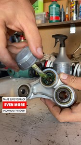 Basic way to maintain you Dirtbike Linkage lubed! Here’s a 100 hour service, but if you do-it at every 50 hours you no longer need to change the bearings! #enduro #zonaenduro #mechaniclife #dirtbike #offroad #bearings #grease #endurolife #maintenance | Zona Enduro