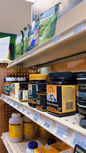 🍯 New in store: Nelson’s Manuka Honey !🌱🐝 We’re so excited to carry this premium New Zealand Manuka honey, sourced from bees foraging in pristine, remote forests and independently tested for quality and potency, just the way nature intended. 🌍💛 Not only does this honey taste rich and delicious (great on toast or in tea!), it also brings natural antibacterial, antioxidant, and anti-inflammatory benefits that make it a standout choice: ✨ May help soothe sore throats & support oral health ✨ Co