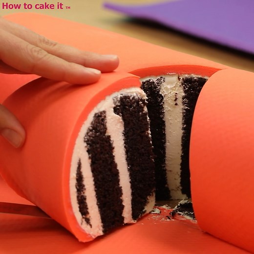If You Love Your Fitness Then This Cake IS For You! Check Out This YogaMat We Made From CAKE!😍 | How To Cake It