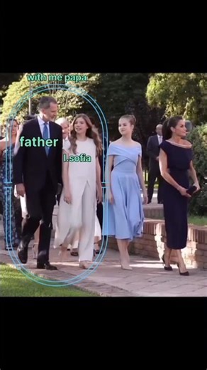 infnta Sofia so much close ✨ to father Felipe #royal #leonor #princess#sofia#letizia#felipe#new.