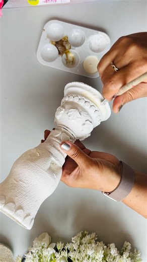 Plastic Bottle to Vintage Beauty 😍✨Who knew bottles could look this elegant? #diy #vintage #vase