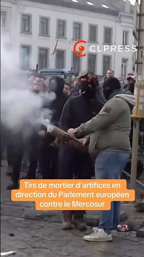 Tirs de mortiers d'artifices vers le parlement européen à Bruxelles - Agriculteurs en colère
